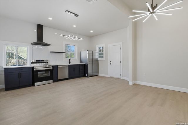 530 E Carson St, San Antonio, TX 78208