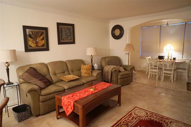 2851 Somerset Drive 103, Lauderdale Lakes, FL 33311