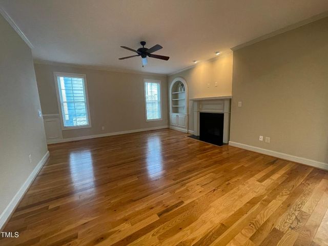 121 Amberglen Lane, Holly Springs, NC 27540