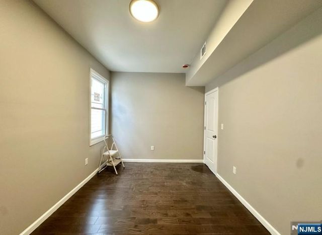 105 7th Street, Newark, NJ 07107