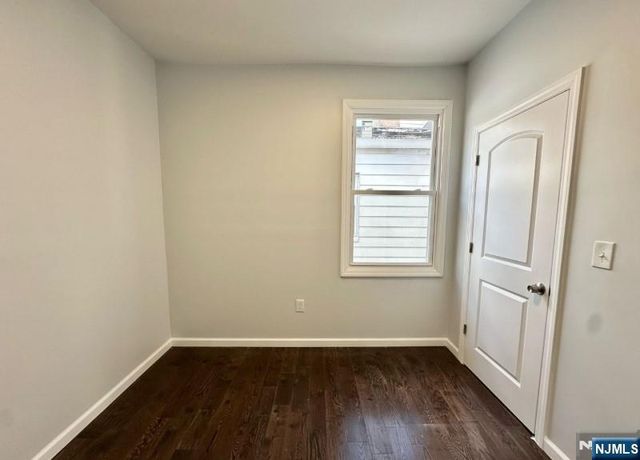 105 7th Street, Newark, NJ 07107