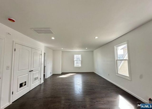 105 7th Street, Newark, NJ 07107