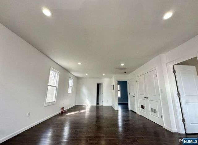 105 7th Street, Newark, NJ 07107