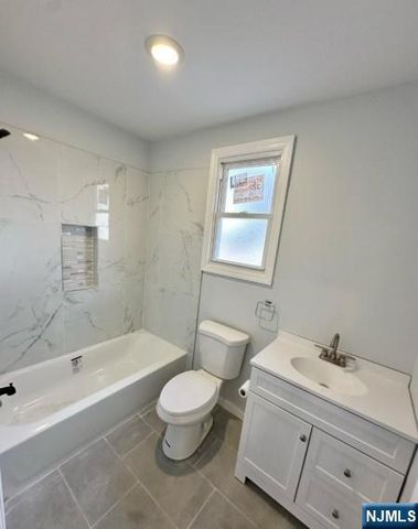 105 7th Street, Newark, NJ 07107