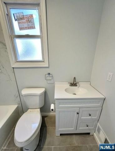 105 7th Street, Newark, NJ 07107