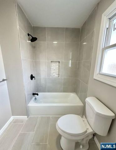 105 7th Street, Newark, NJ 07107