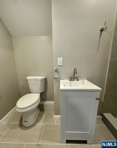 105 7th Street, Newark, NJ 07107