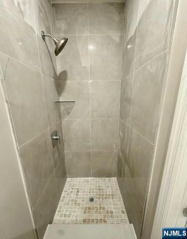105 7th Street, Newark, NJ 07107