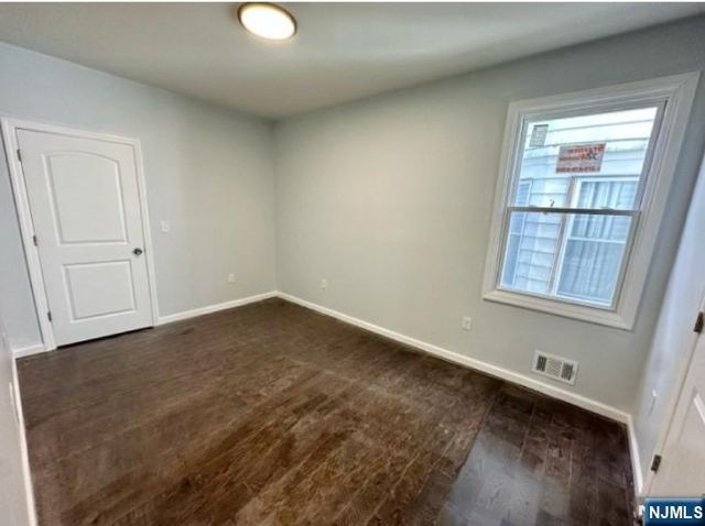 105 7th Street, Newark, NJ 07107