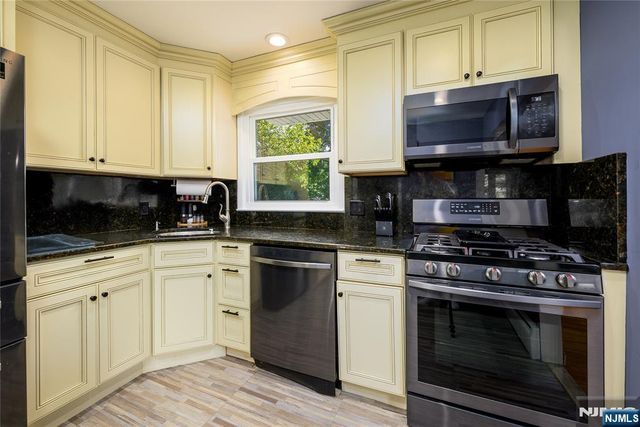 624 West Drive, Paramus, NJ 07652