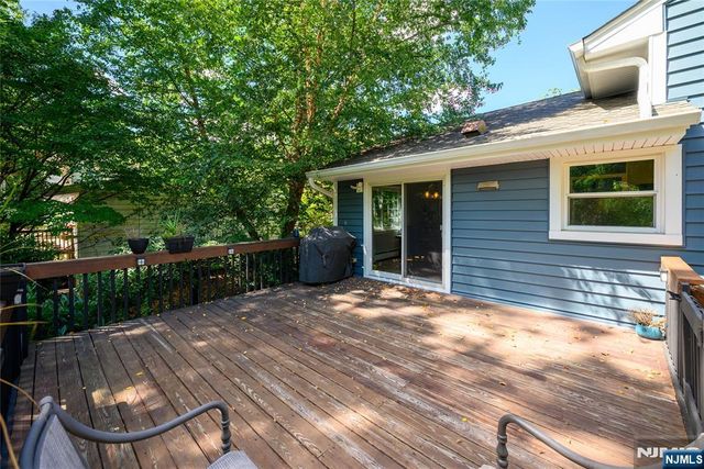 624 West Drive, Paramus, NJ 07652