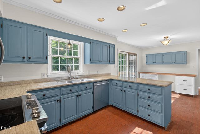 103 Wolfs Trail, Chapel Hill, NC 27516