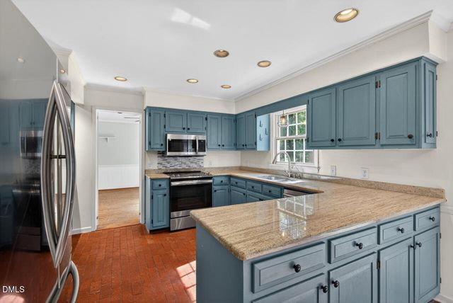 103 Wolfs Trail, Chapel Hill, NC 27516