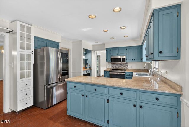 103 Wolfs Trail, Chapel Hill, NC 27516