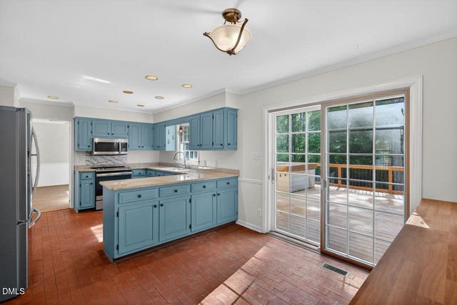 103 Wolfs Trail, Chapel Hill, NC 27516
