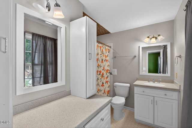 103 Wolfs Trail, Chapel Hill, NC 27516