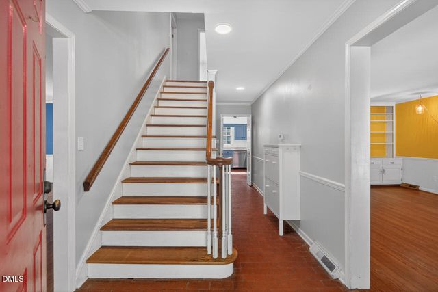103 Wolfs Trail, Chapel Hill, NC 27516