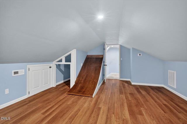 103 Wolfs Trail, Chapel Hill, NC 27516