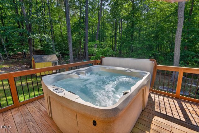 103 Wolfs Trail, Chapel Hill, NC 27516