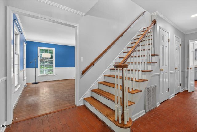 103 Wolfs Trail, Chapel Hill, NC 27516