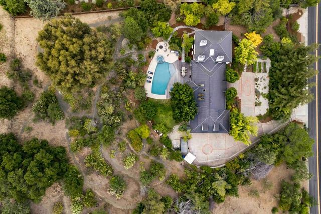 13321 La Paloma Road, Los Altos Hills, CA 94022