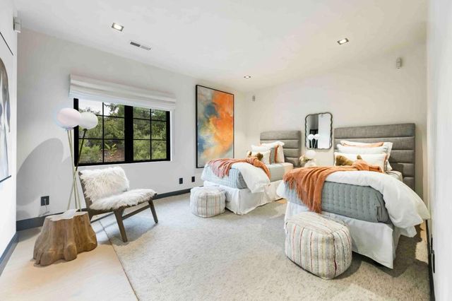 13321 La Paloma Road, Los Altos Hills, CA 94022