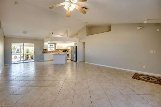 122 NW 9th TER, Cape Coral, FL 33993
