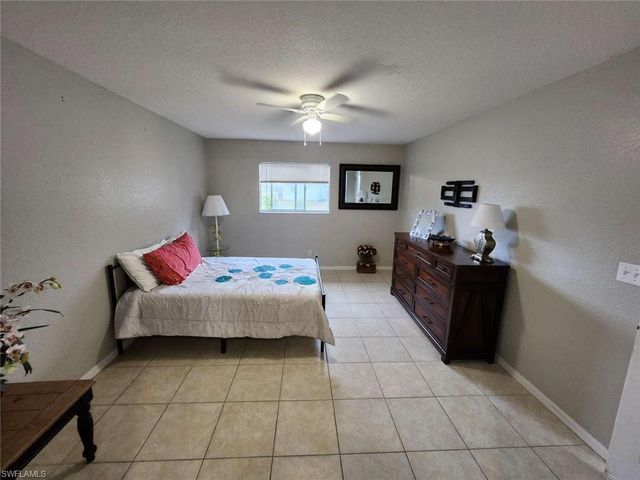 122 NW 9th TER, Cape Coral, FL 33993