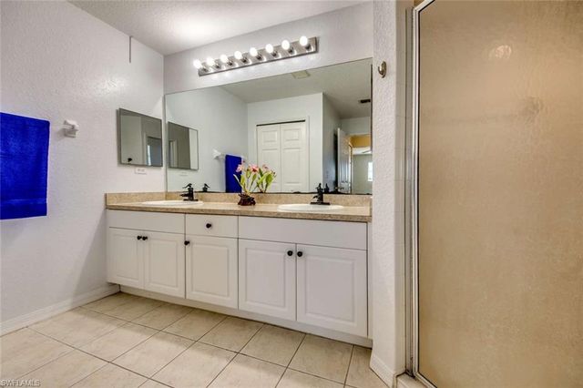 122 NW 9th TER, Cape Coral, FL 33993