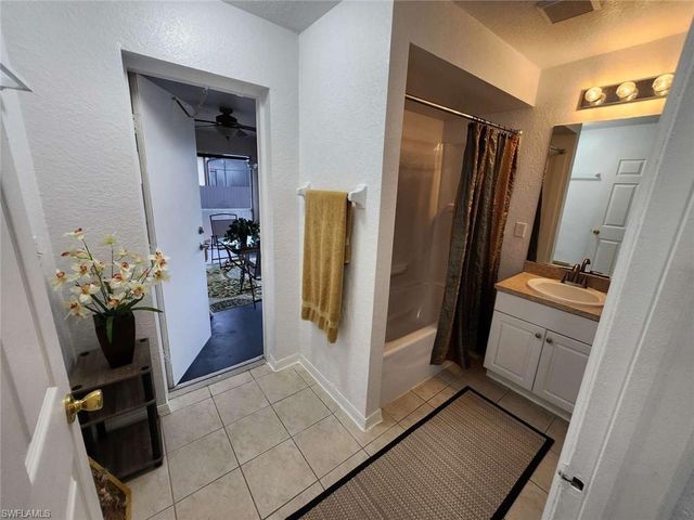 122 NW 9th TER, Cape Coral, FL 33993