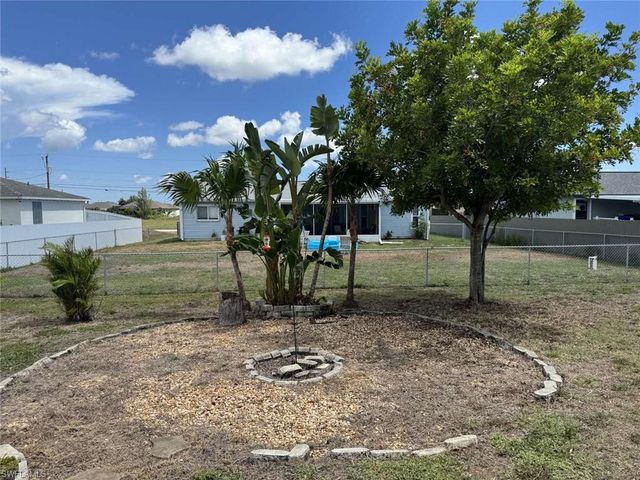 122 NW 9th TER, Cape Coral, FL 33993