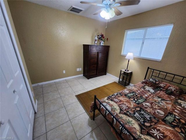 122 NW 9th TER, Cape Coral, FL 33993