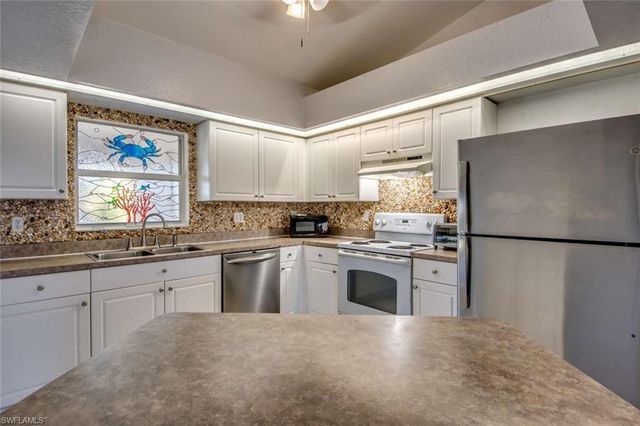 122 NW 9th TER, Cape Coral, FL 33993