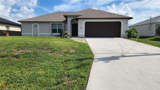 122 NW 9th TER, Cape Coral, FL 33993