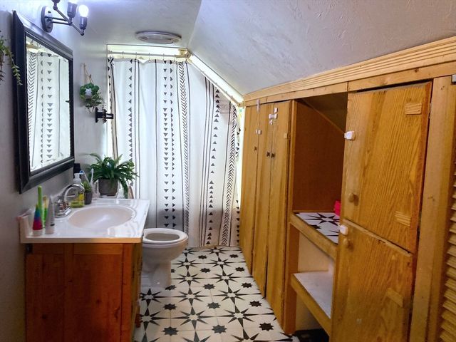 12 Denny Pl, Leicester, MA 01542