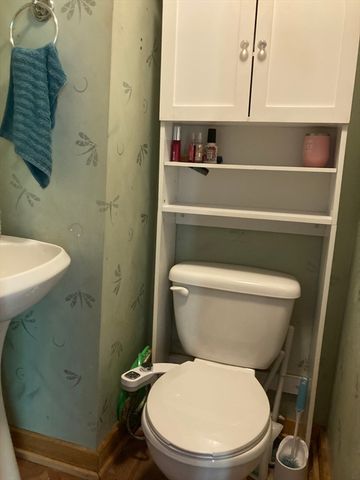 12 Denny Pl, Leicester, MA 01542