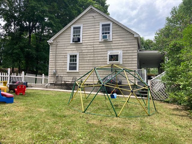 12 Denny Pl, Leicester, MA 01542