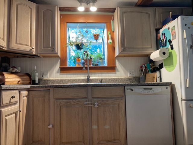 12 Denny Pl, Leicester, MA 01542