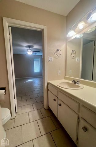 2729 Greenbriar Drive, Jonesboro, AR 72401