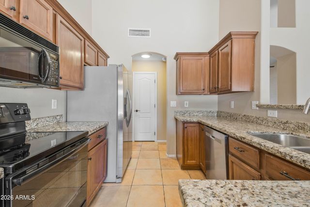 6023 W BLACKHAWK Drive, Glendale, AZ 85308