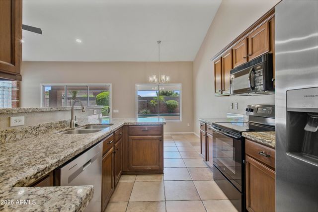 6023 W BLACKHAWK Drive, Glendale, AZ 85308