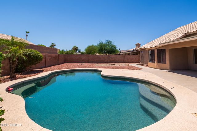 6023 W BLACKHAWK Drive, Glendale, AZ 85308