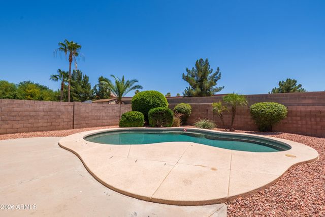 6023 W BLACKHAWK Drive, Glendale, AZ 85308
