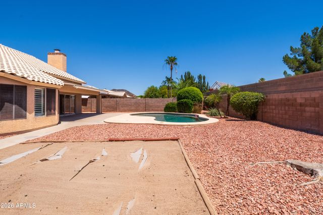 6023 W BLACKHAWK Drive, Glendale, AZ 85308