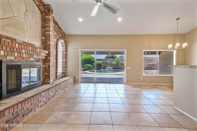 6023 W BLACKHAWK Drive, Glendale, AZ 85308