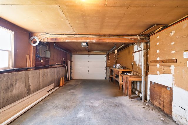 100 Furey Avenue, Tiverton, RI 02878