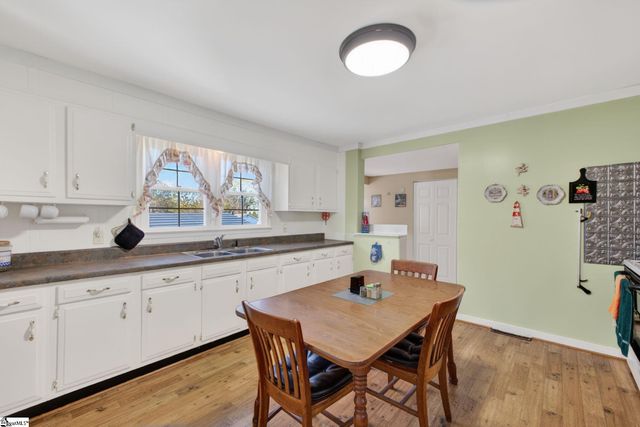 4 Caren Street, Greenville, SC 29611