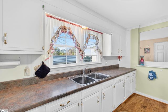 4 Caren Street, Greenville, SC 29611