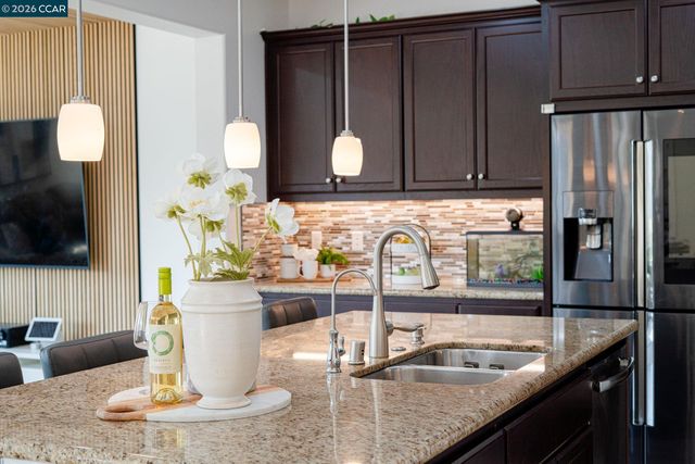 1553 S Perkins Place, Mountain House, CA 95391