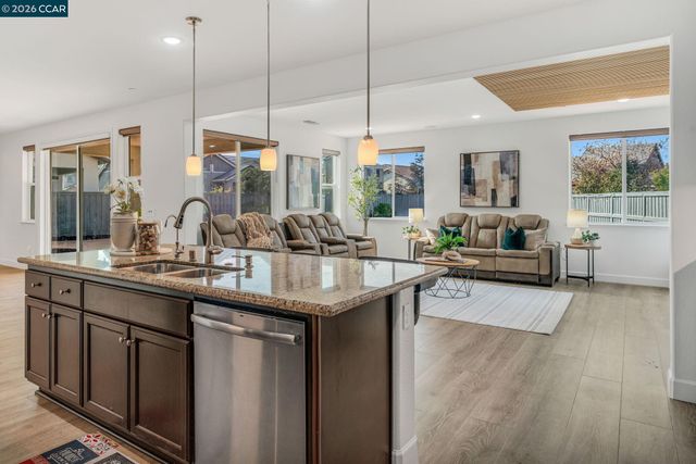 1553 S Perkins Place, Mountain House, CA 95391